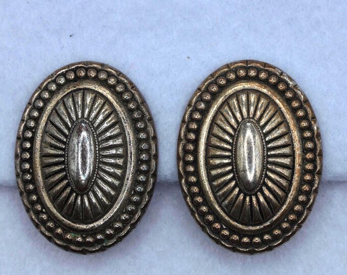 Vintage Faux Pewter Clip-On Earrings, Silver Tone Resin Earrings, Southwestern Style, Oval Statement Earrings, Vintage Costume Jewelry