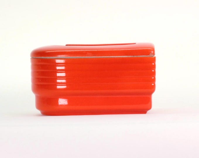 VINTAGE Hall China Refrigerator Dish. Red Deco Westinghouse Left-Side Box. 1930s–40s Art Deco Kitchenware.