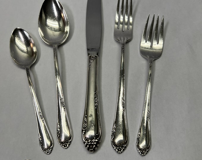 VINTAGE Reed and Barton Sterling Flatware "Dancing Flowers" 6-piece Place Setting