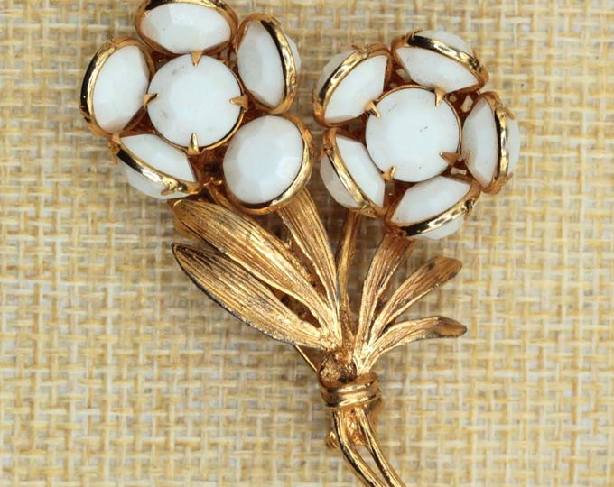 VINTAGE White Milk Glass Floral Brooch. Gold Tone Flower Bouquet Pin. Mid Century Botanical Jewelry