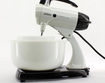 VINTAGE Sunbeam Mixmaster “Betty” Model 12. Fully Restored 1960s Mixer with Milk Glass Bowls. New Cord & Beaters.