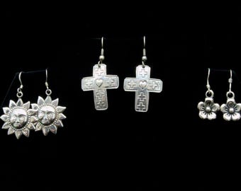 VINTAGE Dazzling Silvertone Dangle/Drops Earrings.