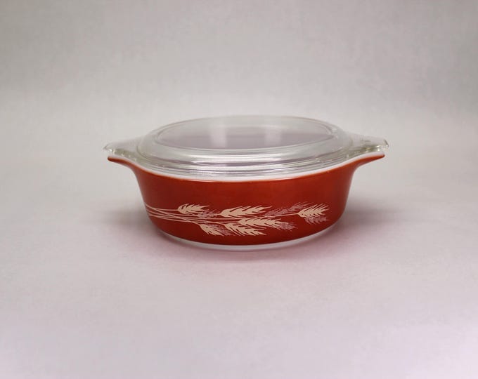 VINTAGE Pyrex Autumn Harvest 471-B Bowl with 470-C Lid.