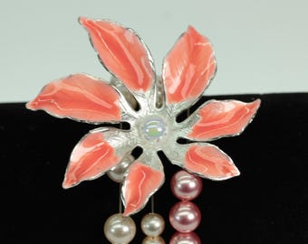 VINTAGE Restyled Coral Pink Enamel Flower Stretch Bracelet • Faux Pearl Beads • Floral Statement Bracelet • Cottagecore Garden Jewelry