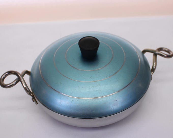 MCM Wear-Ever #2308 Hallite 8" Pan w/ Loop Handles and Blue Lid. Made in USA.