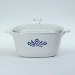 VINTAGE CorningWare Blue Cornflower 1-3/4 Quart Casserole Dish with Glass Lid Made in USA