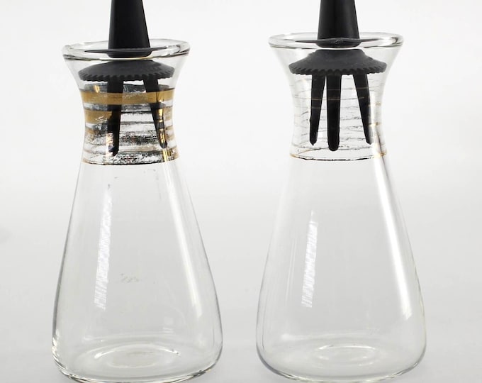 VINTAGE Pyrex Salt and Pepper Shakers. Mid-Century Gold Band Glass Set. 1950s Atomic Kitchenware.