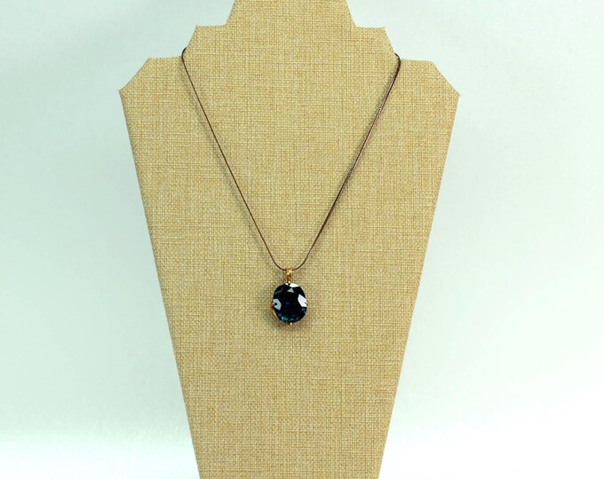 VINTAGE Blue Faceted Crystal Pendant Necklace . Oval Teal Blue Glass Stone . Gold Tone Setting . Snake Chain . Statement Necklace