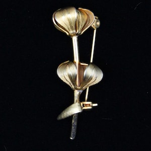 VINTAGE Gold Tone Tulip Brooch. Mid-Century Minimalist.