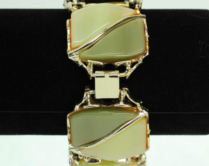 VINTAGE Mod Panel Bracelet • Olive Green & Ivory Thermoset Resin • Gold Tone Link Bracelet • Mid Century Modern • 7-1/2"