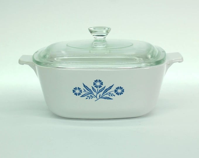 Vintage Corning Ware Blue Cornflower 1-1/2 Quart Casserole Dish with Glass Lid