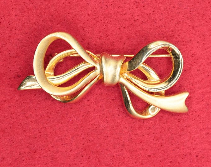VINTAGE Goldtone Ribbon Bow Brooch Pin. Sculptural Mid Century Modern Design. Classic Gift