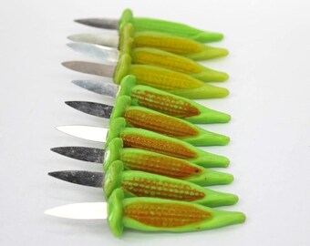 VINTAGE Green Corn on the Cob Holders Set of 10 Five Pairs Corn Shaped Handles Retro Picnic Tableware