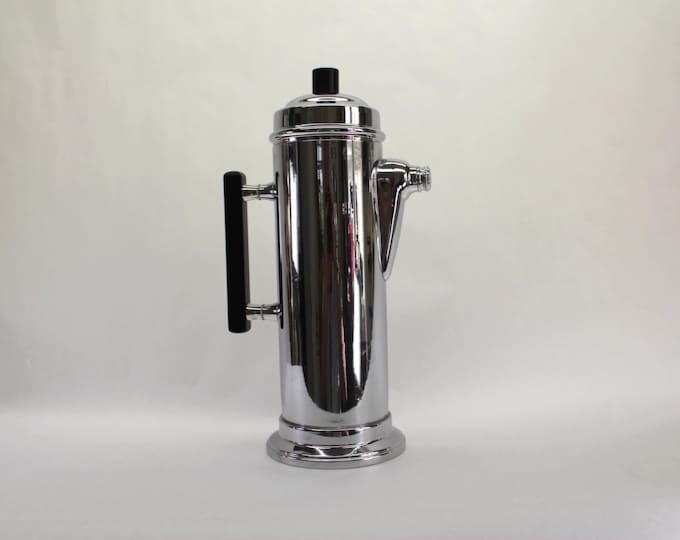 VINTAGE Art Deco Streamline Moderne Cocktail Shaker. Stainless/Chrome.