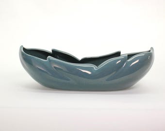 VINTAGE Mid-Century Console Bowl. Organic Leaf Form. Marked 805. Teal Blue Ceramic. Timeless California Pottery.