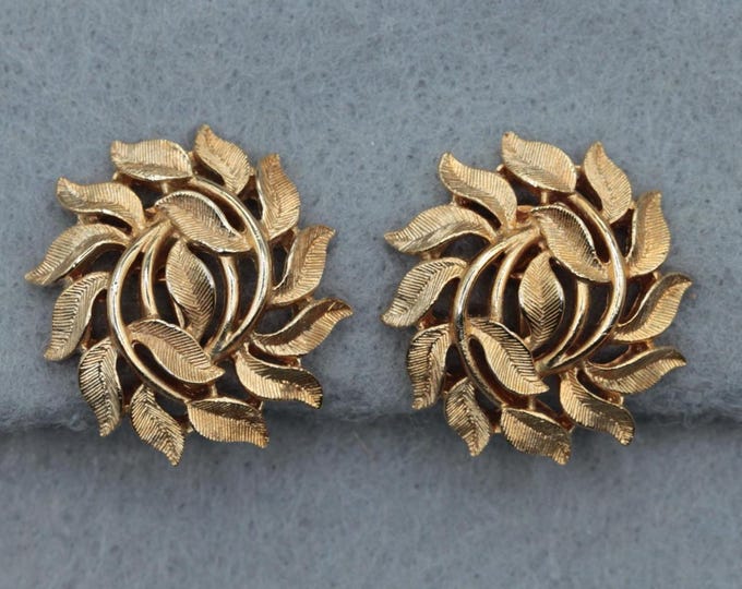VINTAGE Trifari Gold Tone Laurel Leaf Wreath Clip Earrings • Textured Botanical Design • Mid Century Jewelry