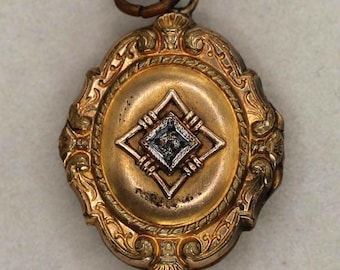VINTAGE 1/20 10K Gold Filled Oval Locket Pendant by L.G.B. - 1930s-1940s
