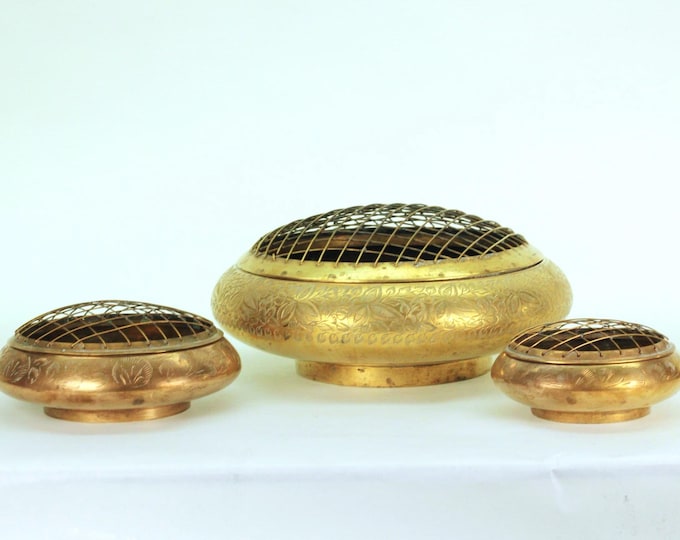 VINTAGE Set of 3 Etched Brass Flower Arranging Bowls with Grids and Frogs – Early Indian Brass Ikebana Set