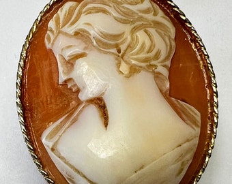 VINTAGE Cameo Pendant Watch