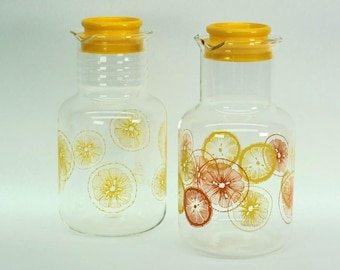 VINTAGE Pyrex Citrus Beverage Carafes. Pair of 2 Qt Glass Carafes with Lids. Made in USA
