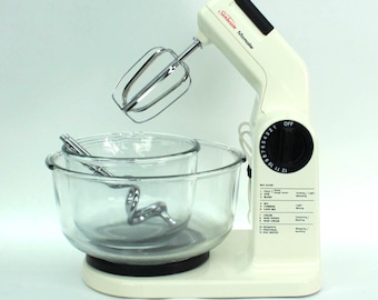 VINTAGE Sunbeam Mixmaster 1-40 BH. Almond Stand Mixer. Glass Bowls. Dough Hooks. Electronic Speed Control
