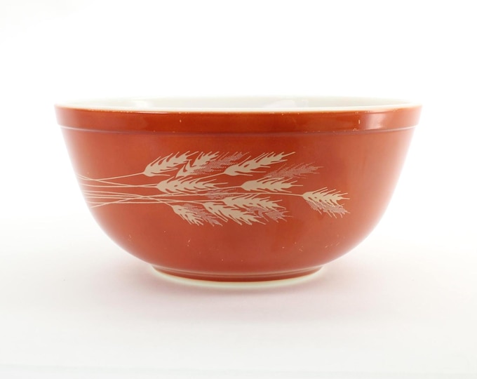 VINTAGE Pyrex 403 Autumn Wheat Mixing Bowl. 2.5 Quart.  Rust Red with White Wheat.