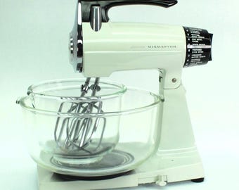 VINTAGE Sunbeam Mixmaster Model MMA. Clear Glass Bowls. Serviced & Lubricated. Made in USA