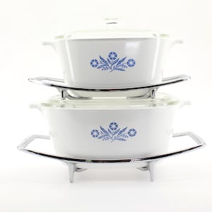 Vintage CorningWare Blue Cornflower Casserole: with Lid & Trivet
