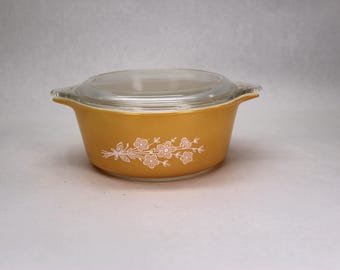 VINTAGE Pyrex Butterfly Gold-2 472-B Bowl with 470-C Lid.