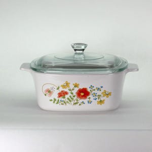 Vintage Corning Ware Wildflower Casserole Dish: 1.5 Qt USA Bakeware
