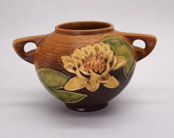 VINTAGE Roseville Art Pottery Vase. Water Lily 4374