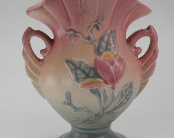 VINTAGE Hull Art Pottery Fan-topped Vase "Magnolia" Series 12 6-1/2"