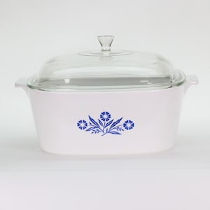 VINTAGE Corning Ware Blue Cornflower P-84-B 4 Qt Casserole with Lid. Made in USA