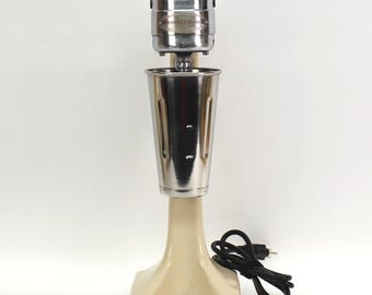 VINTAGE Hamilton Beach Model 25 Malt Mixer. 1930s Top Hat Commercial Milkshake Mixer. Porcelain Cast Iron. Made in USA