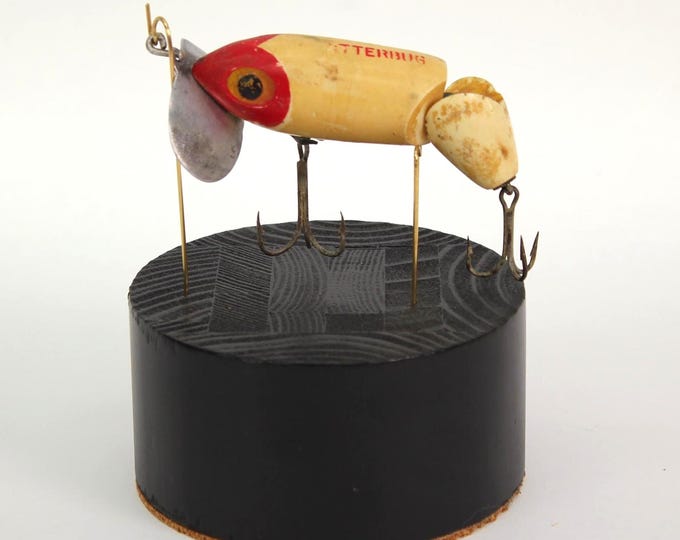 VINTAGE Fred Arbogast Jointed Jitterbug Red Ivory Fishing Lure Display Stand Made in USA