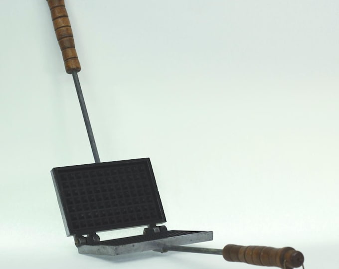 Vintage Campfire Waffle Iron – Contempra Stove Top Waffle Maker – Cast Aluminum Camping Cookware
