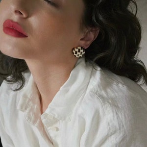 Brincos clássicos banhados a ouro 18K, preto e branco, vintage moderno, estilo francês, estilo barroco, uso diário, presente para mulheres