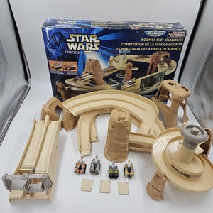 Star Wars Episode 1 Micro Machines Boonta Eve Challenge Pod Race w/ 4 Podracers