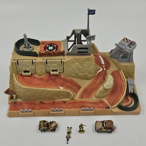 Complete Micro Machines Military Battle Fortress 7006 Galoob 1991  Playset