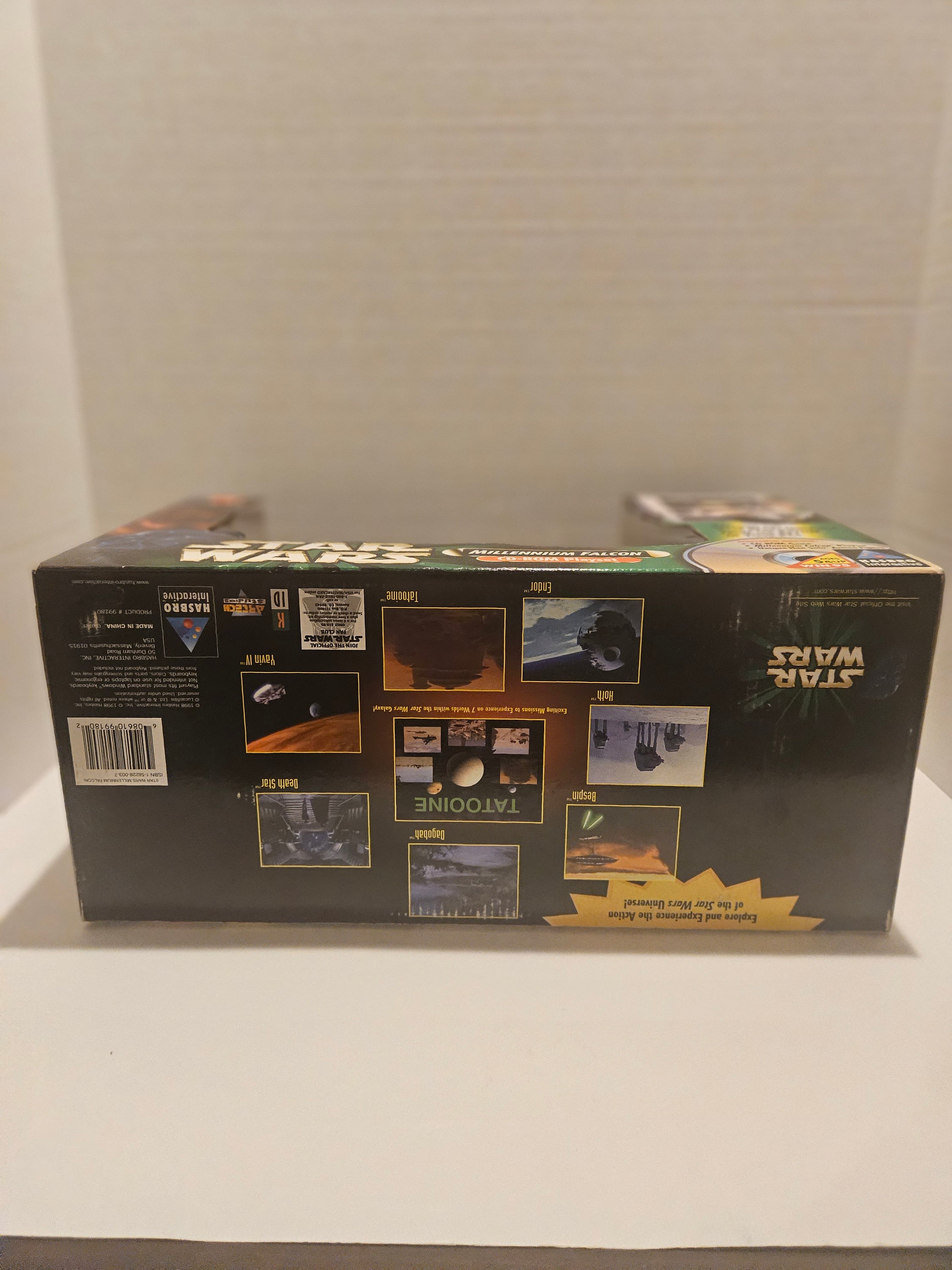 New Star Wars Vintage Millennium Falcon Cd Rom Playset Han Solo