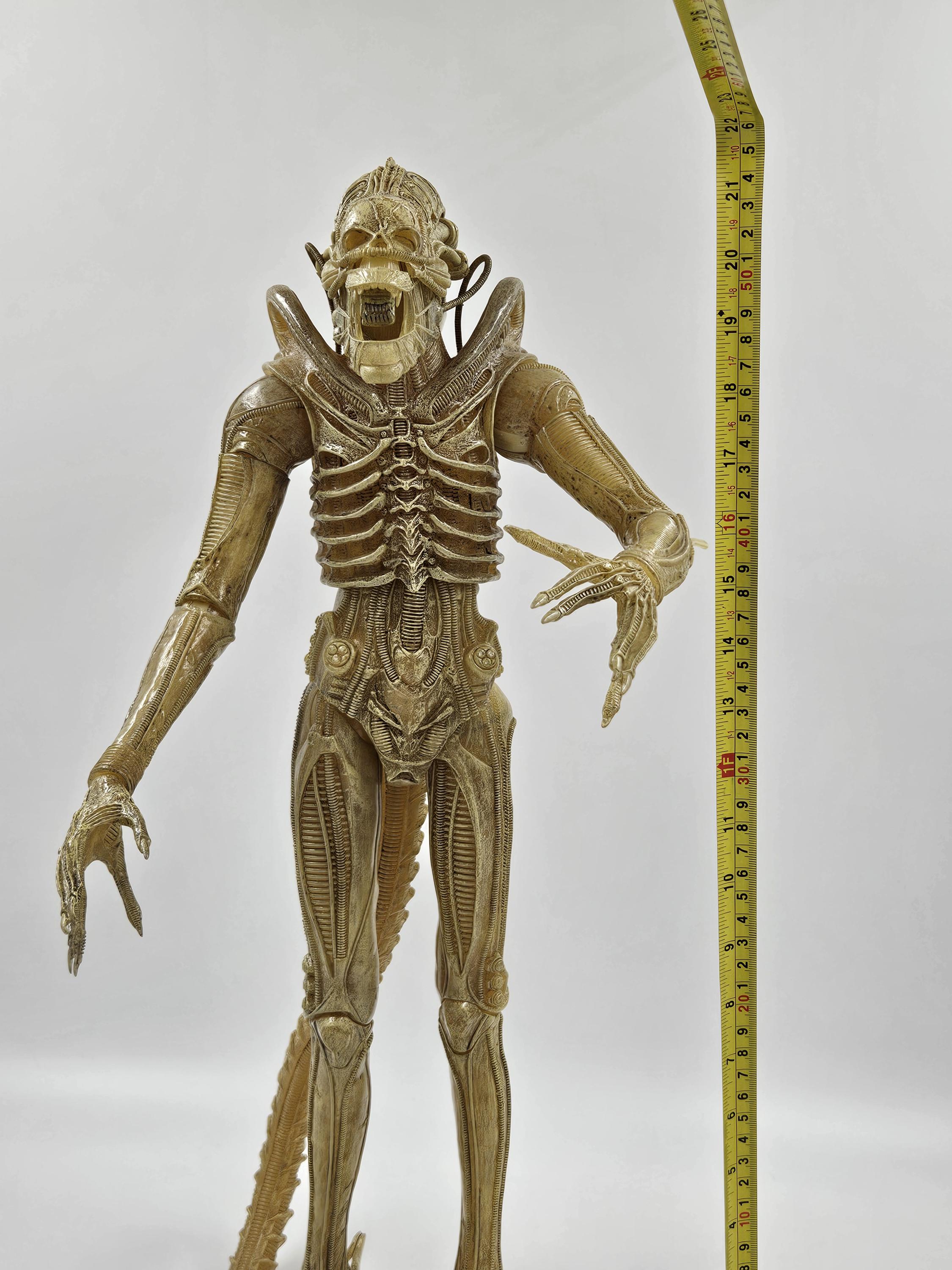 NECA Alien Translucent 1/4 Xenomorph Scale Figure Vintage Toy Avp