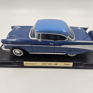 Road Signature 1:43 1957 Chevy Bel Air / BLAUW /wit