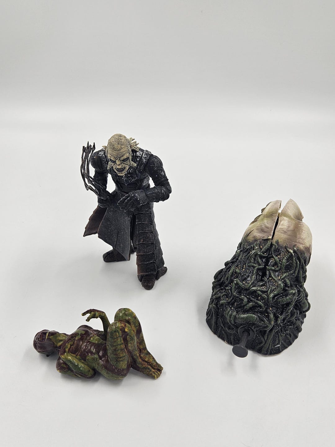 Toybiz the Lord of the Rings Orc Overseer & Newborn Uruk Hai Figure Set ...