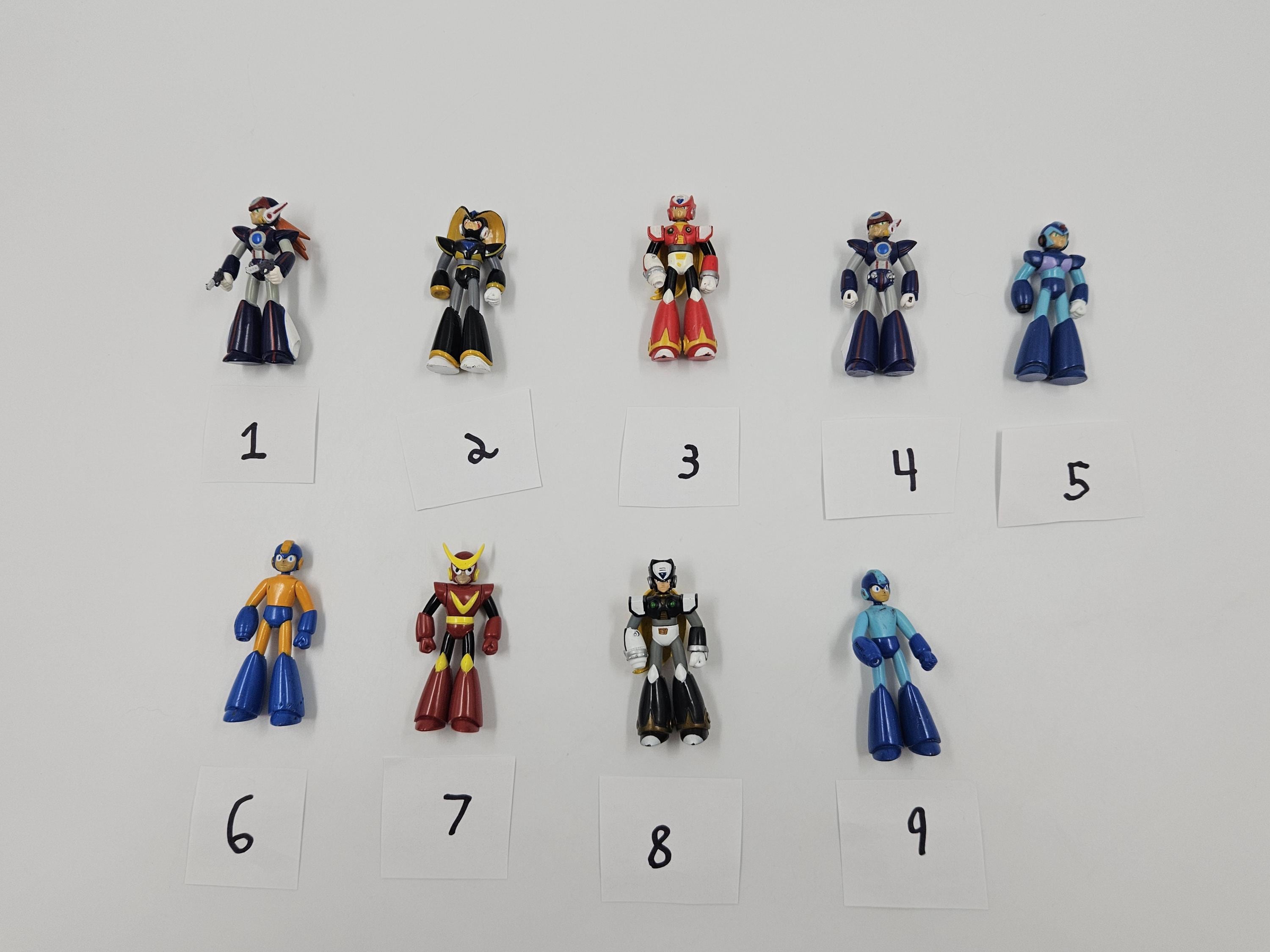 2004 Megaman 3 Inch Figures Virus and Navi Minifigures *choose
