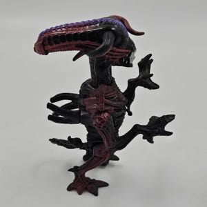 Vintage Kenner Aliens Bull Alien Ramming Action Figure  Xenomorph Collectable