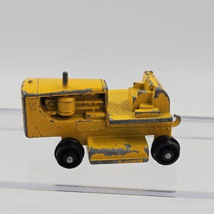 VINTAGE Matchbox Lesney NO 8 Caterpillar Tractor Metal 1960s