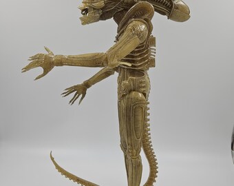 NECA Alien Translucent 1/4 Xenomorph Scale Figure Vintage Toy Avp