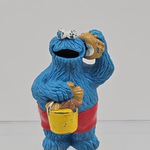 Vintage Applause Sesame Street Muppets Figure - Cookie Monster w/ pail of shells