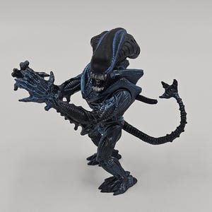 Vintage 1992 FOX Kenner Blue Gorilla Xenomorph Alien Action Figure