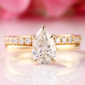 Pear Cut Lab Diamond 14K Gold Engagement Ring Set